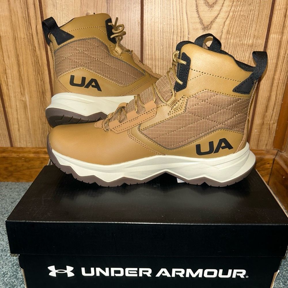 New with box mens under armour UA stellar G2